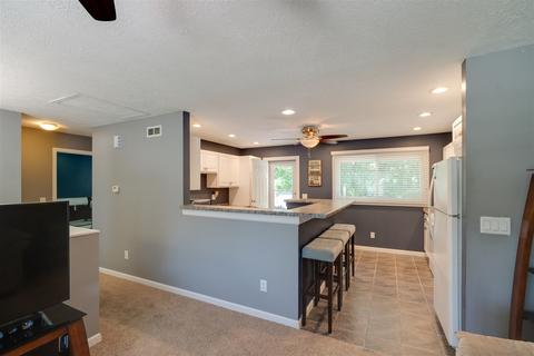 11 Cedar Ct, Bloomington, IL 61701 photo 3