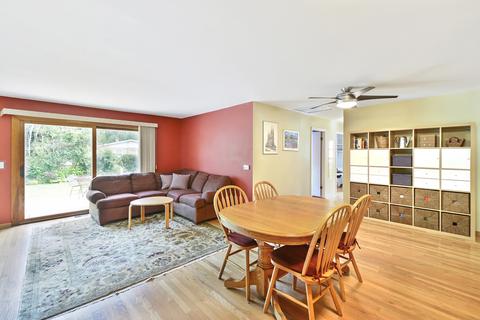 940 Pebble Dr, Wheeling, IL 60090 photo 9