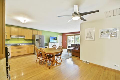 940 Pebble Dr, Wheeling, IL 60090 photo 7
