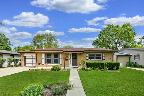940 Pebble Dr, Wheeling, IL 60090 photo 1