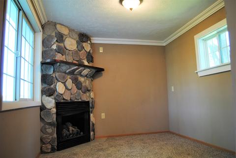 509 E Fifer St, Colfax, IL 61728 photo 5