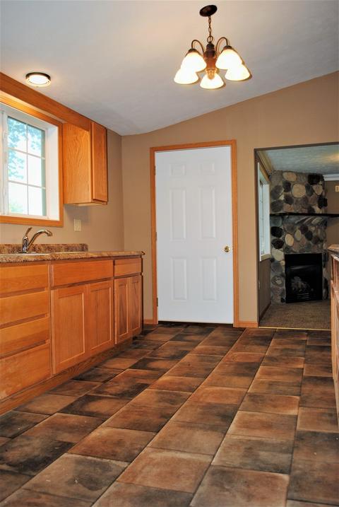 509 E Fifer St, Colfax, IL 61728 photo 6