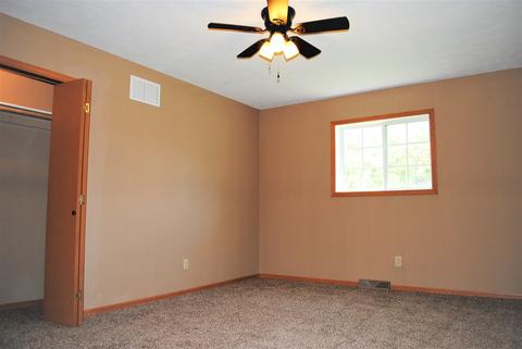 509 E Fifer St, Colfax, IL 61728 photo 10