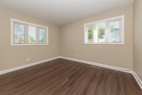 630 Milton Ln, Hoffman Estates, IL 60169 photo 21