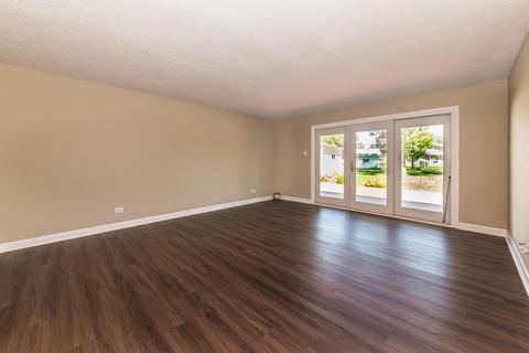 630 Milton Ln, Hoffman Estates, IL 60169 photo 9