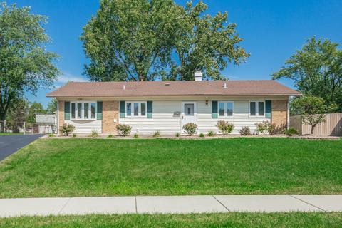 630 Milton Ln, Hoffman Estates, IL 60169 photo 3