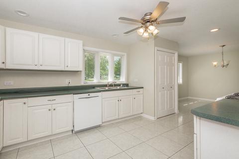 630 Milton Ln, Hoffman Estates, IL 60169 photo 12