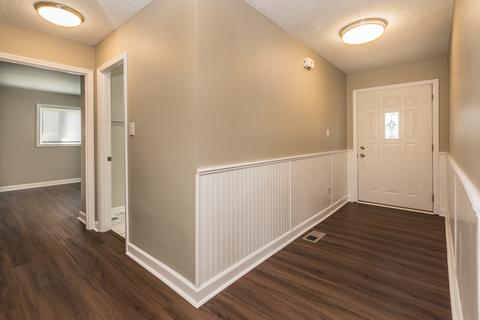 630 Milton Ln, Hoffman Estates, IL 60169 photo 8