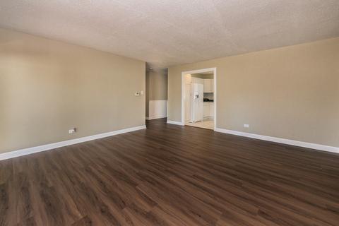 630 Milton Ln, Hoffman Estates, IL 60169 photo 10