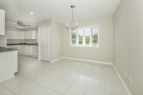 630 Milton Ln, Hoffman Estates, IL 60169 photo 14