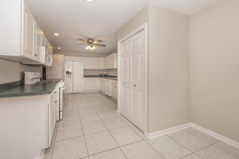 630 Milton Ln, Hoffman Estates, IL 60169 photo 13