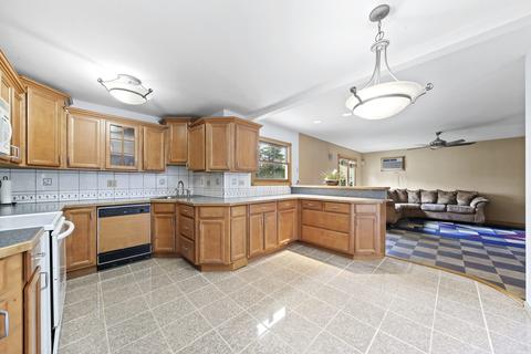 1105 E Ardyce Ln, Mount Prospect, IL 60056 photo 3