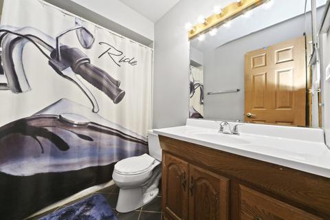 1105 E Ardyce Ln, Mount Prospect, IL 60056 photo 12