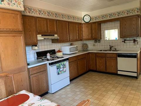 1417 W Stover St W, Freeport, IL 61032 photo 9