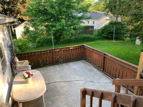 1417 W Stover St W, Freeport, IL 61032 photo 2