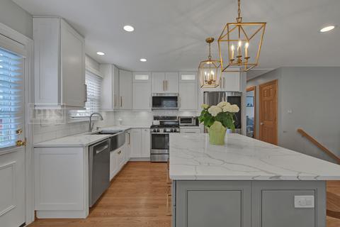 526 Maple Ln, Darien, IL 60561 photo 12