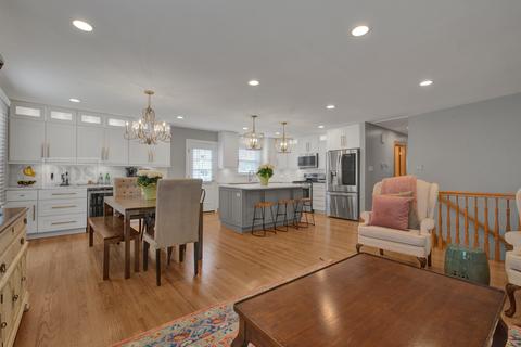 526 Maple Ln, Darien, IL 60561 photo 6