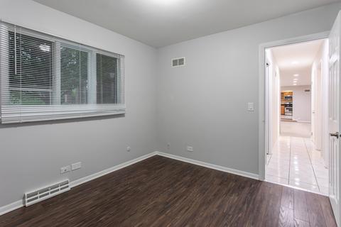 700 Marcella Rd, Des Plaines, IL 60016 photo 18