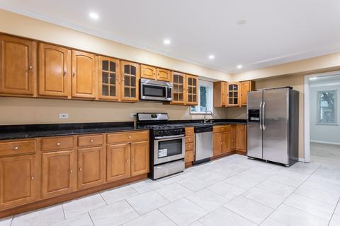 700 Marcella Rd, Des Plaines, IL 60016 photo 11