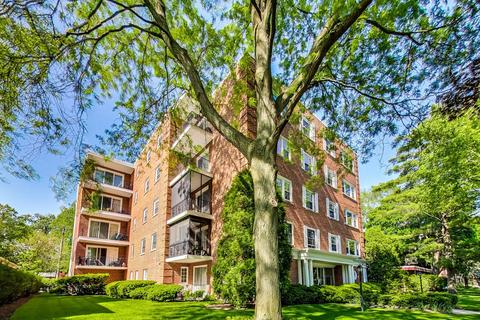 2425 Central St #4B, Evanston, IL 60201 photo 1