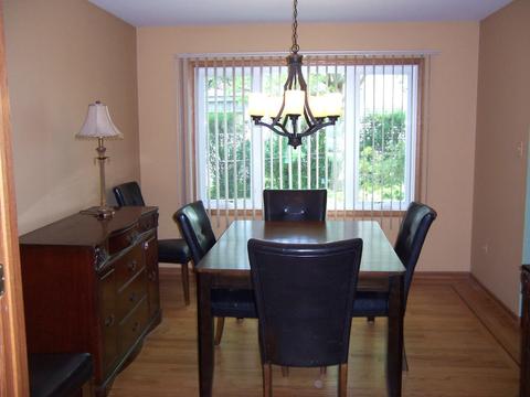 1500 Creekside Dr, Hoffman Estates, IL 60169 photo 5