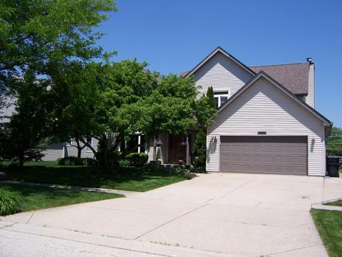1500 Creekside Dr, Hoffman Estates, IL 60169 photo 1