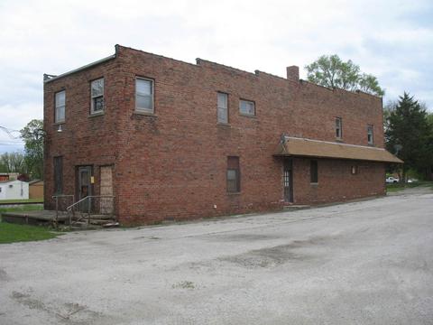 431 E Washington St, Clinton, IL 61727 photo 6