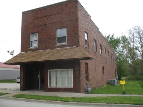 431 E Washington St, Clinton, IL 61727 photo 1
