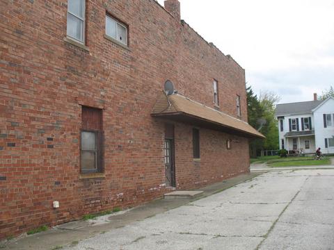 431 E Washington St, Clinton, IL 61727 photo 7