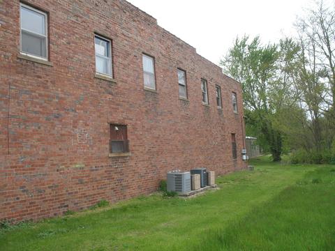431 E Washington St, Clinton, IL 61727 photo 4
