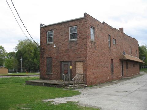 431 E Washington St, Clinton, IL 61727 photo 5