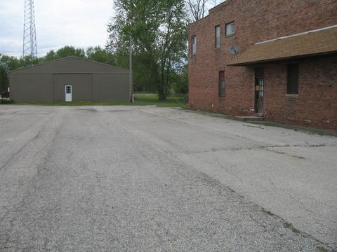 431 E Washington St, Clinton, IL 61727 photo 8