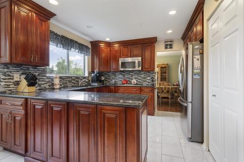 672 White Oak Ln, Bartlett, IL 60103 photo 9