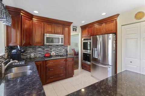 672 White Oak Ln, Bartlett, IL 60103 photo 8