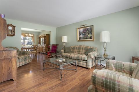 672 White Oak Ln, Bartlett, IL 60103 photo 4