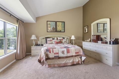 672 White Oak Ln, Bartlett, IL 60103 photo 13