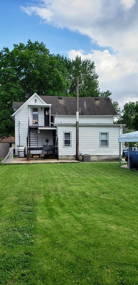 612 E Main St, Morris, IL 60450 photo 2