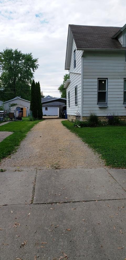 612 E Main St, Morris, IL 60450 photo 4