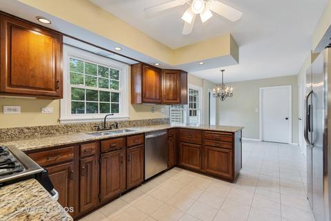 120 E Bauer Rd, Naperville, IL 60563 photo 7