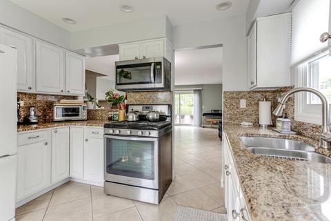 655 Randi Ln, Hoffman Estates, IL 60169 photo 5