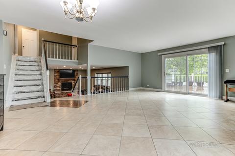 655 Randi Ln, Hoffman Estates, IL 60169 photo 10