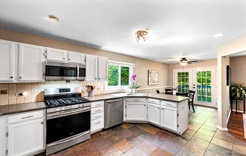 7011 Dada Dr, Gurnee, IL 60031 photo 11
