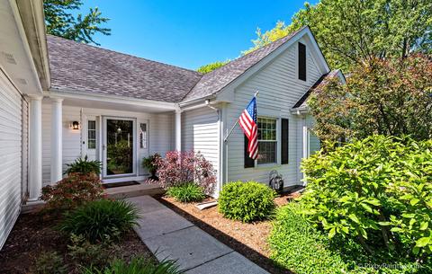 7011 Dada Dr, Gurnee, IL 60031 photo 2