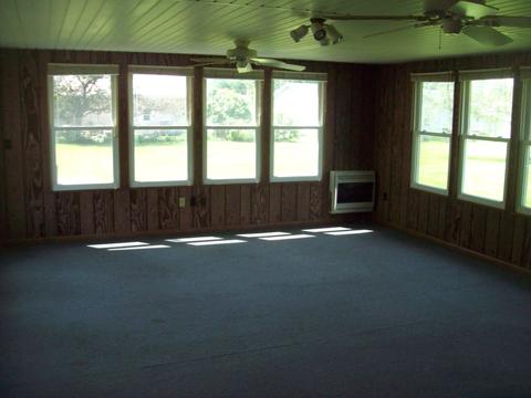 418 Whitver St, Walnut, IL 61376 photo 9