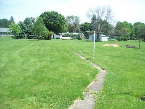 305 Peru St, Walnut, IL 61376 photo 2