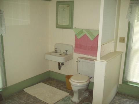 305 Peru St, Walnut, IL 61376 photo 7