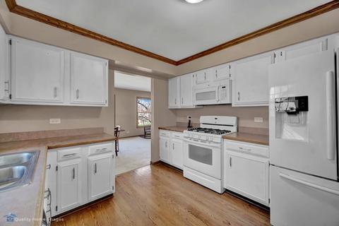 1462 Huntleigh Ct, Wheaton, IL 60189 photo 5