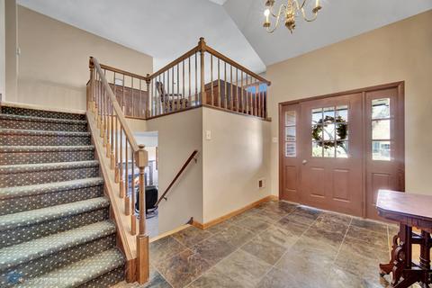 1462 Huntleigh Ct, Wheaton, IL 60189 photo 2