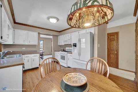 1462 Huntleigh Ct, Wheaton, IL 60189 photo 4