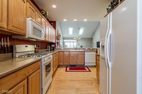 915 Eineke Blvd, Algonquin, IL 60102 photo 4
